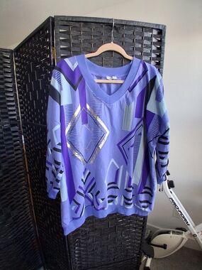 Purple Geometric V-Neck Sweatshirt with Metallic Detail